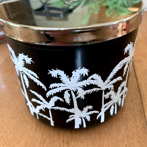 Victoria’s Secret Pink Candle - Picture 2 of 3